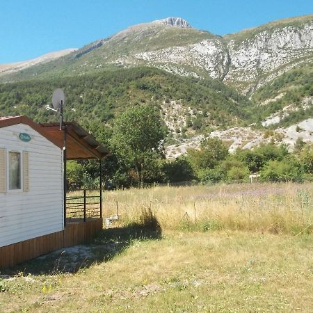 Bungalow Blieux Exterior foto