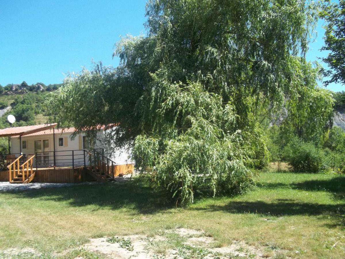 Bungalow Blieux Exterior foto